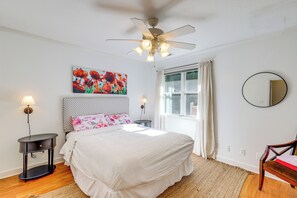 Interior - Fire Pit & Game Room: Marshall Getaway w/ Views! (Marshall)