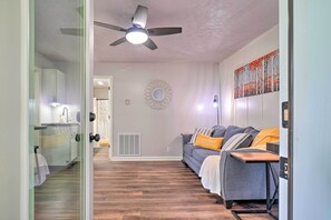 Interior - Cozy Knoxville Apartment ~ 9 Mi to Downtown! (Knoxville)