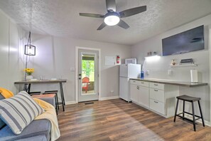 Apartment (1 Bedroom) | Front of property - Cozy Knoxville Apartment ~ 9 Mi to Downtown! (Knoxville)