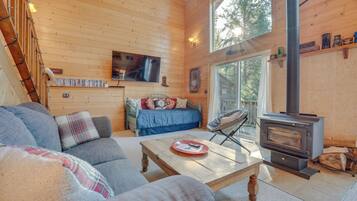 House (2 Bedrooms) | Depan hartanah