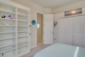 House (3 Bedrooms) | Interior - Canal-view Oasis w/ Grill in Cape Coral! (Cape Coral)