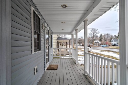 Downtown Boyne City Home, Walk to Lake Charlevoix!