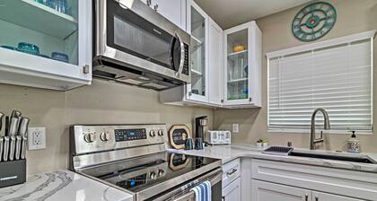 Coastal Cabana: 2 Blocks to Clearwater Harbor