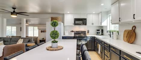 House (4 Bedrooms) | Interior