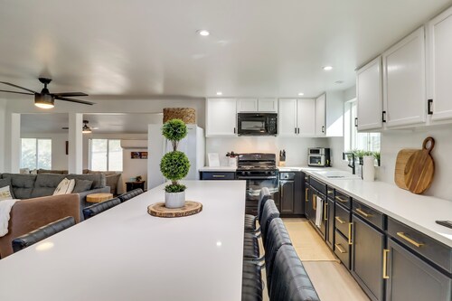 Updated Topock Home w/ Deck & Fire Pit!