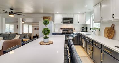 Updated Topock Home w/ Deck & Fire Pit!