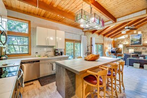Maison (3 Bedrooms) | Cuisine privée | Micro-ondes, four, plaque de cuisson, lave-vaisselle