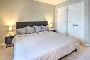 House (3 Bedrooms) | Interior - Updated Michigan House: 4 Mi to Plymouth (Livonia)