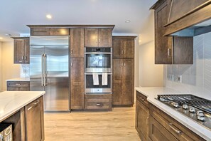 House (3 Bedrooms) | Interior - Updated Michigan House: 4 Mi to Plymouth (Livonia)