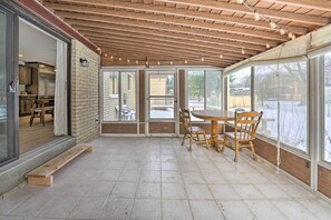 House (3 Bedrooms) | Interior - Updated Michigan House: 4 Mi to Plymouth (Livonia)