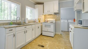 Private kitchen - Cozy North Carolina Getaway w/ Deck, Near Hiking! (Durham)