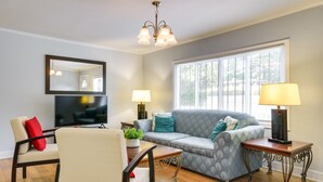 Living area - Cozy North Carolina Getaway w/ Deck, Near Hiking! (Durham)