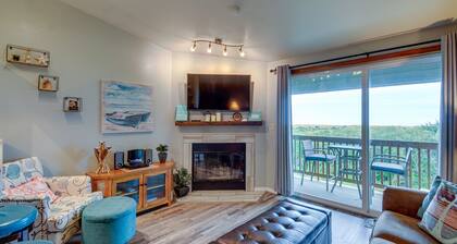 Dog-friendly Ocean Shores Condo w/ Balcony & Views