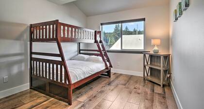 Mendenhall Valley Escape w/ Furnished Deck!