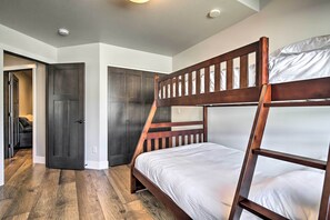 Apartment (5 Bedrooms) | Interior - Mendenhall Valley Escape w/ Furnished Deck! (Juneau)