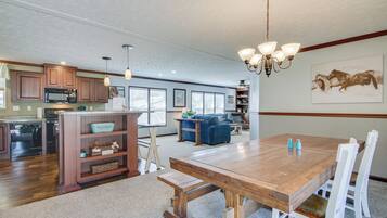 House (2 Bedrooms) | Interior