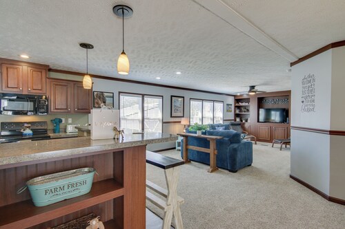 Beach Bay Pony Place w/ Ponies: 1 Mi to Water!