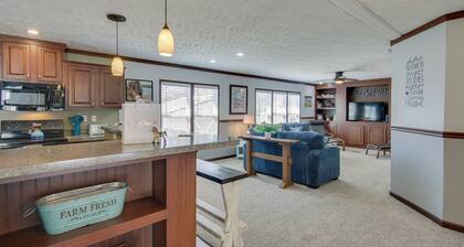 Beach Bay Pony Place w/ Ponies: 1 Mi to Water!