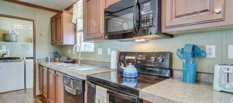 Beach Bay Pony Place w/ Ponies: 1 Mi to Water!