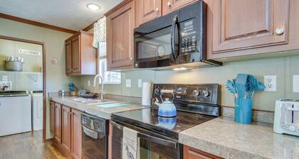 Beach Bay Pony Place w/ Ponies: 1 Mi to Water!