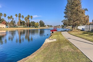 House (3 Bedrooms) | Interior - Family-friendly Getaway: Community Amenities! (Bakersfield)