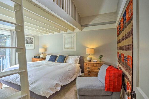 Roomy Avon Family Chalet w/ Hot Tub in Eaglevail!