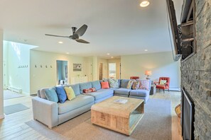 House (6 Bedrooms) | Interior