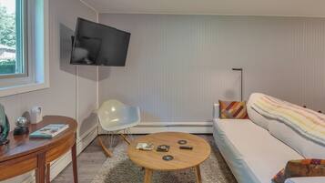 Apartment (0 Bedroom) | Interior