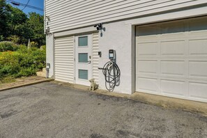 Apartment (0 Bedroom) | Interior - Pet-friendly Staatsburg Studio - Near State Park (Hyde Park)