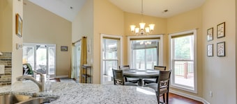Mccormick Home: Monticello Golf Club Getaway!