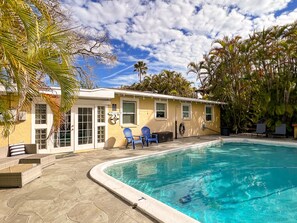 Pool - Relaxing 2 BR 1.5 BA Home w/Private Pool & Outdoor Dining - 5 Min Walk to Beach! (Indian Rocks Beach)