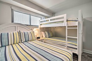 Apartment (2 Bedrooms) | Interior - Remodeled Oceanfront Condo in Myrtle Beach! (Myrtle Beach)