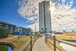 Apartment (2 Bedrooms) | Interior - Remodeled Oceanfront Condo in Myrtle Beach! (Myrtle Beach)