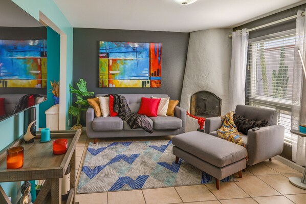 Télévision, cheminée