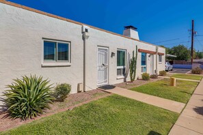 Exterior - Scottsdale Condo w/ Community Pool Access! (Scottsdale)