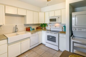 Cafetière/bouilloire, serviettes en papier