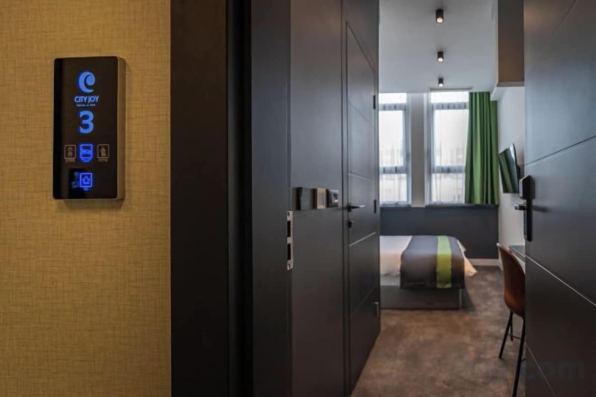 Minibar, in-room safe, desk, soundproofing