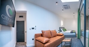 1 bedroom, minibar, in-room safe, desk