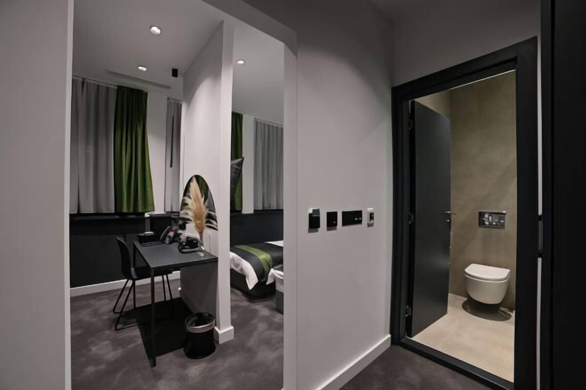 1 bedroom, minibar, in-room safe, desk