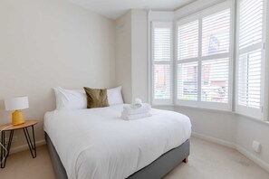 Basic Apartment, Multiple Beds | 2 bedrooms, bed sheets - Chic 2 Bedroom Flat W/private Patio - Elephant & Castle! (London)