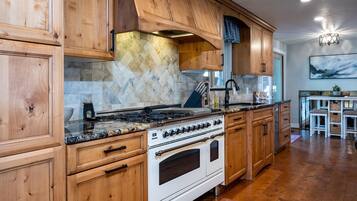 Microwave, coffee/tea maker, paper towels