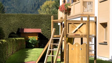 Children’s play area – outdoor