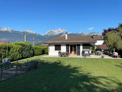Maison familiale proche du lac d'Annecy, espace vert et tranquillité. 