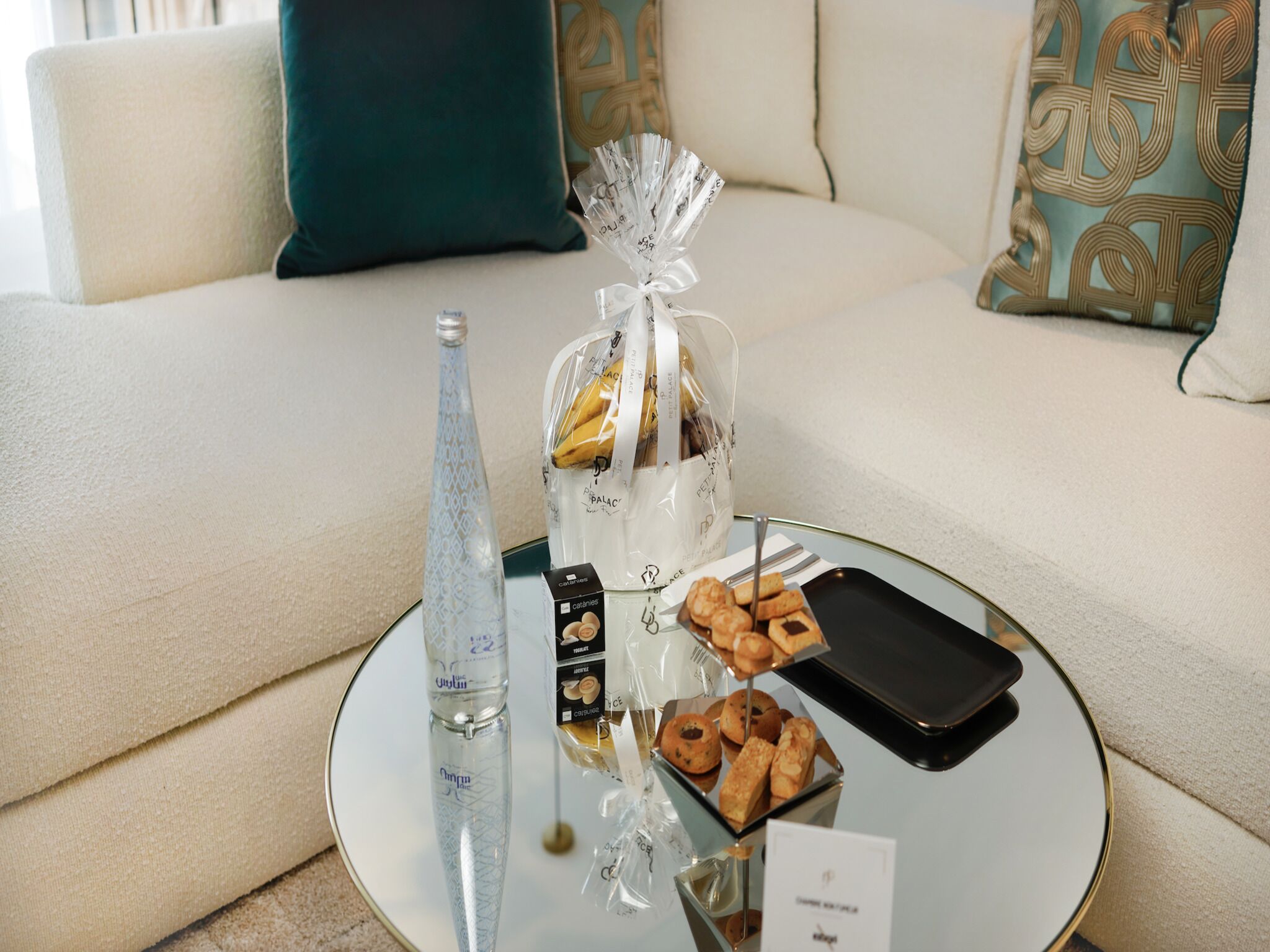 Suite Deluxe Grand Lit - Queen Size | Premium bedding, pillow-top beds, minibar, in-room safe