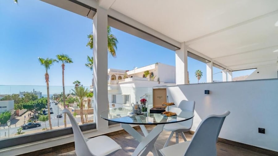 Petit Palace Suites Hotel