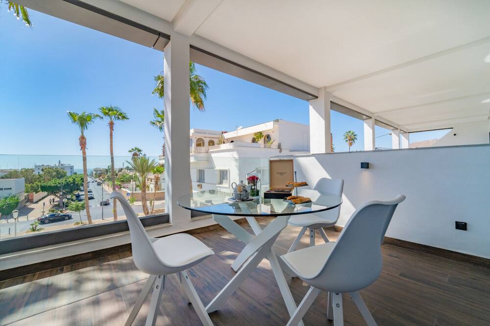 Petit Palace Suites Hotel
