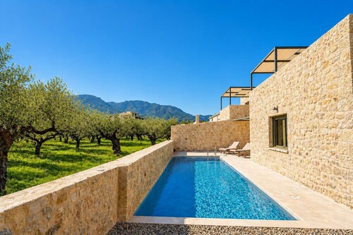 Villa Castillo Thio - Three Bedroom Villa, Sleeps 6