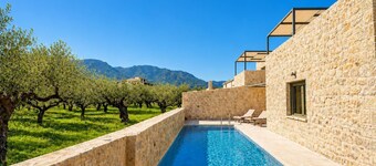 Villa Castillo Thio - Three Bedroom Villa, Sleeps 6