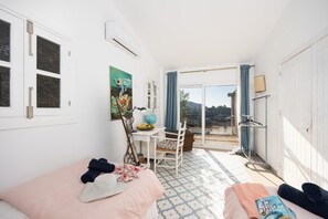 3 bedrooms, iron/ironing board, travel cot, WiFi