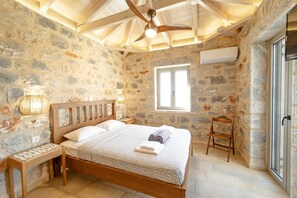 2 dormitorios, tabla de planchar con plancha, wifi y ropa de cama